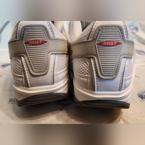 New in Box Women's MBT Sport 2 White Sz 9.5 - Picture 7 of 11